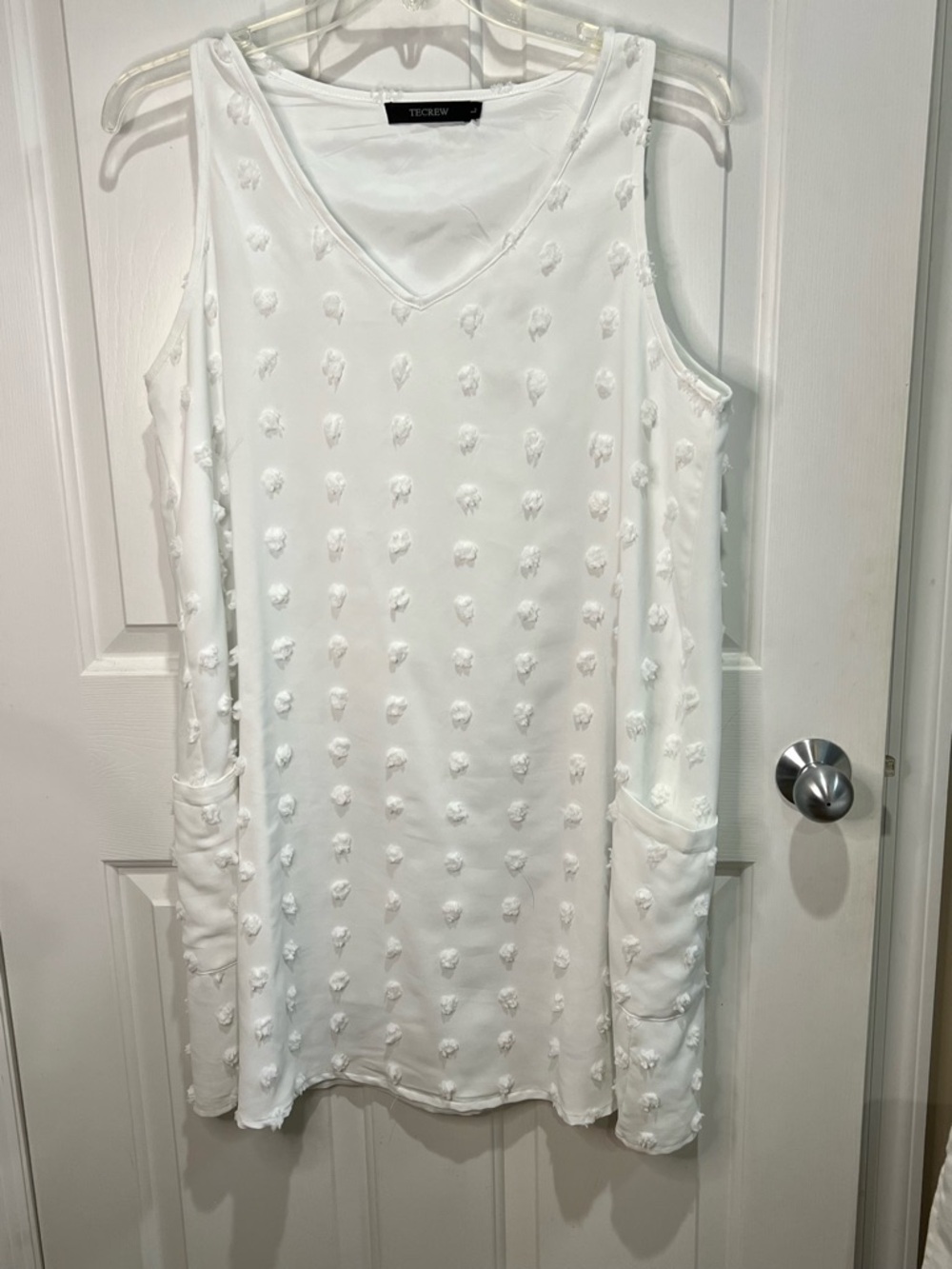 White summer beach casual dress by Tecrew. V neckline Pom Pom design size large